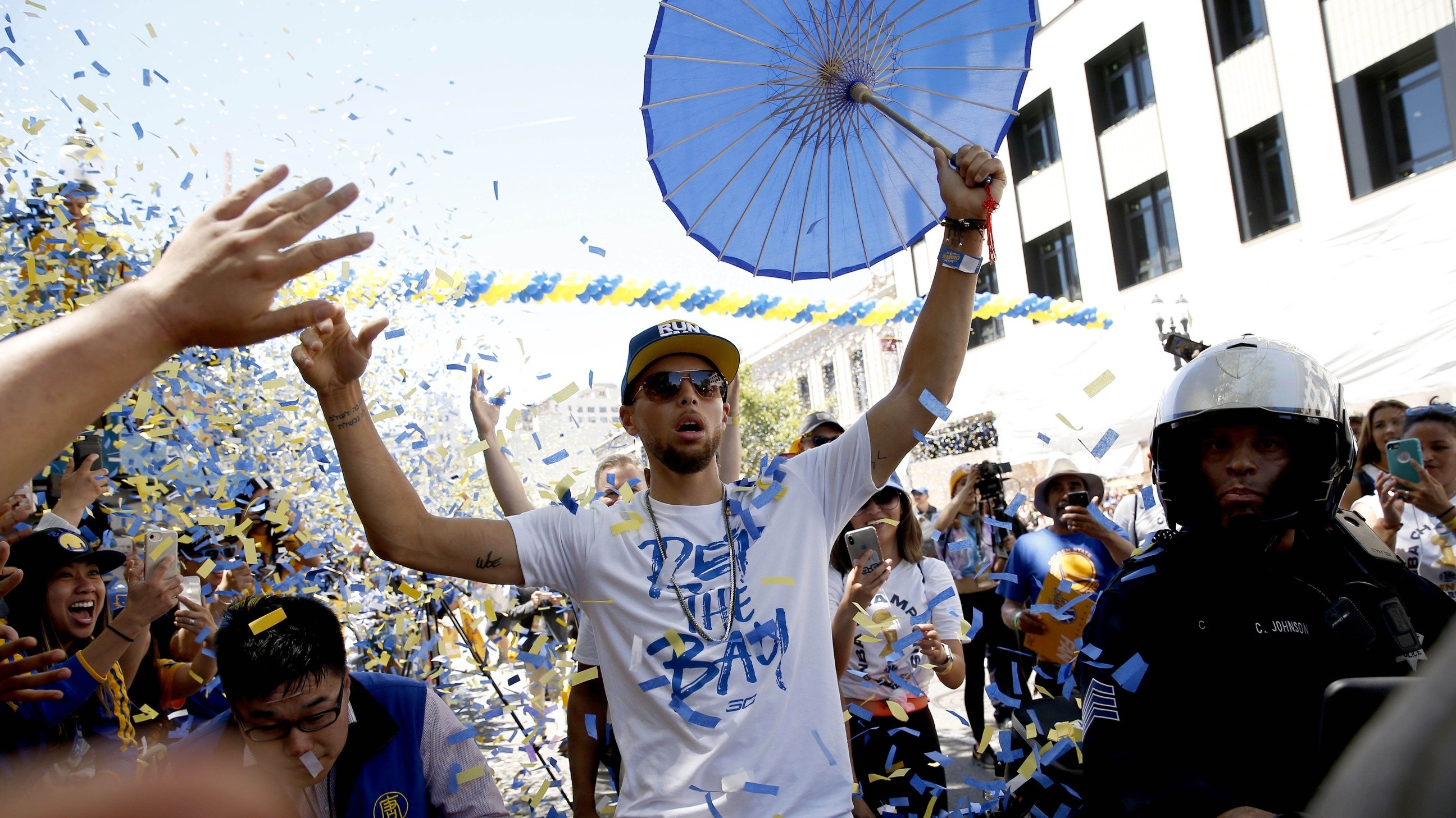 九游体育官方网站-蒂姆连续七场比赛得分超过挺进下一轮波士顿凯尔特人扳平良机备战NBA季后赛，菲尼克斯太阳赛后防线松动瞬间刷屏的简单介绍