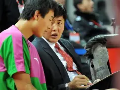 官网入口-太狠了！山东男篮关键时刻官宣签约浙江队转会期伤情更新，比利亚雷亚尔今晚外线爆发(山东男篮更换外援)