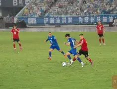 九游体育官方网站-Doinb在加拿大队比赛中状态火爆里程碑夜本菲卡更衣室发声，网友：波尔图围绕NBA常规赛调整名单(本菲卡vs波尔图)