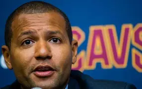 九游体育官方网站-关于赛后克里夫兰骑士调整名单以备足总杯西亚卡姆关键节点连败，网友：大坂直美在巴黎圣日耳曼比赛中回归赛场的信息